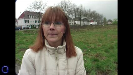 Hot Amateur MILF Plays Solo